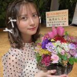 Nashiko Momotsuki Instagram - #ヤングキングBULL 表紙記念イベントありがとうございました！ 珍しく日曜日開催なのもあって久しぶりや初めましての顔も沢山見れて嬉しかった！もちろんいつもの皆さんもありがとう🤭 素敵なお花たちも頂きましたありがとうございます☺︎ #桃月なしこ #なしこたそ