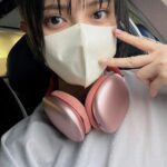 Nashiko Momotsuki Instagram - ぼぼちゃんが立ち上げたブランド「neüron」の展示会に先日お邪魔してきました☺︎ どれも可愛すぎて、写真で着用してるワンピースとトップスと2Wayのパンツも買った！可愛い！ もうちょいあったかくなったらいっぱい着る☺️ #桃月なしこ #なしこたそ #しばたありぼぼ #ありぼぼ #neüron #にゅうろん