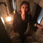 Nasim Pedrad Instagram – Can’t imagine escaping a revolution and immigrating to the United States only to have your daughter announce she wants to be “an improviser.” So grateful to my mamani and all her years of unconditional love and support. ☝🏼us getting into mischief in a tower in London.