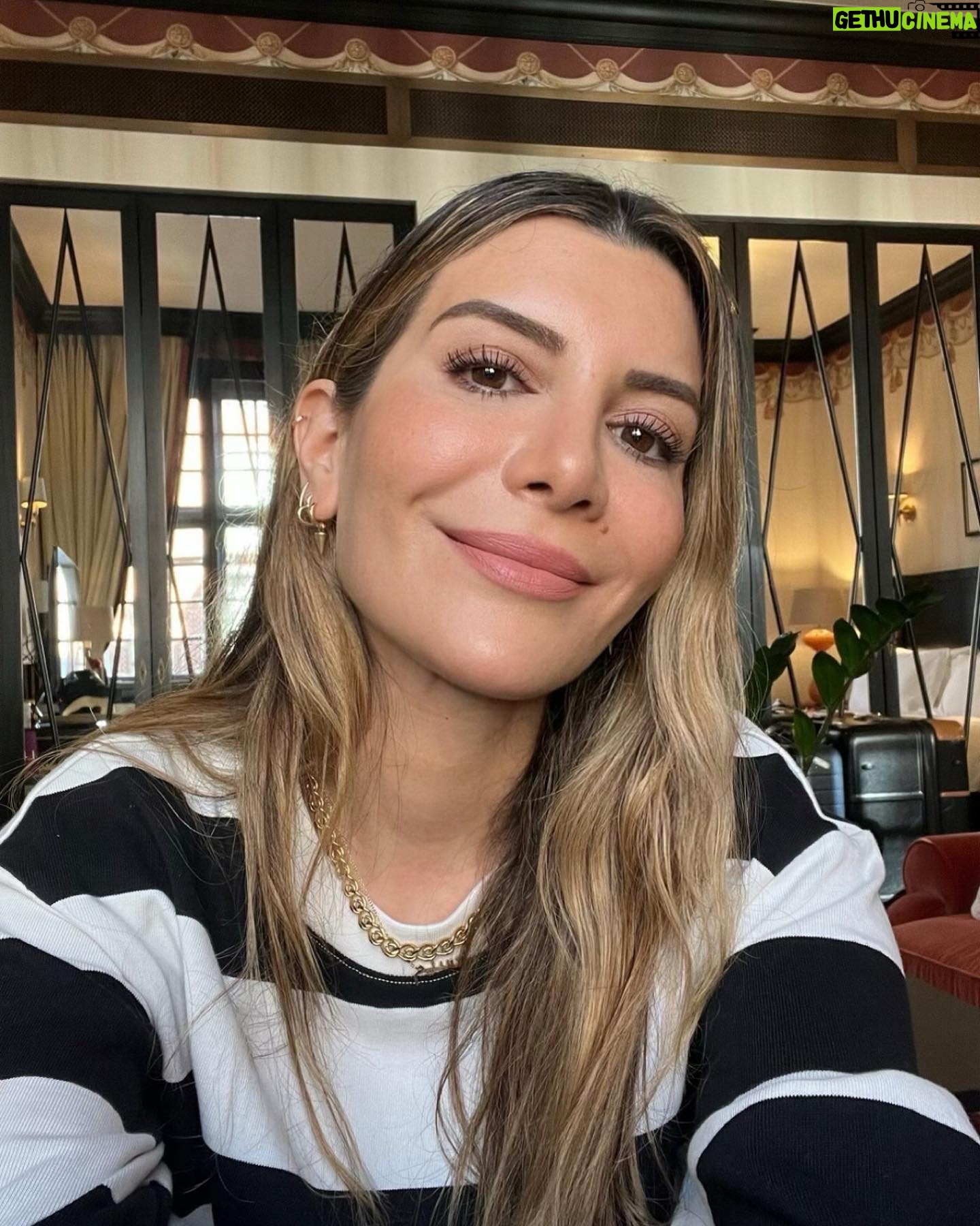 Nasim Pedrad Instagram - blissed out @the22.london