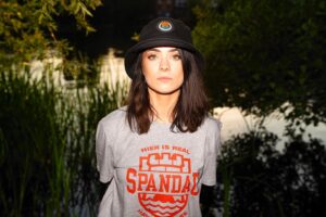 Nastassja Strobel Instagram - Sieht aus wie ein cooles Fotoshooting - und für die Mücken die uns zerstochen haben war es das bestimmt auch :D

📸 @holzfaeller_steve 

@einspandau