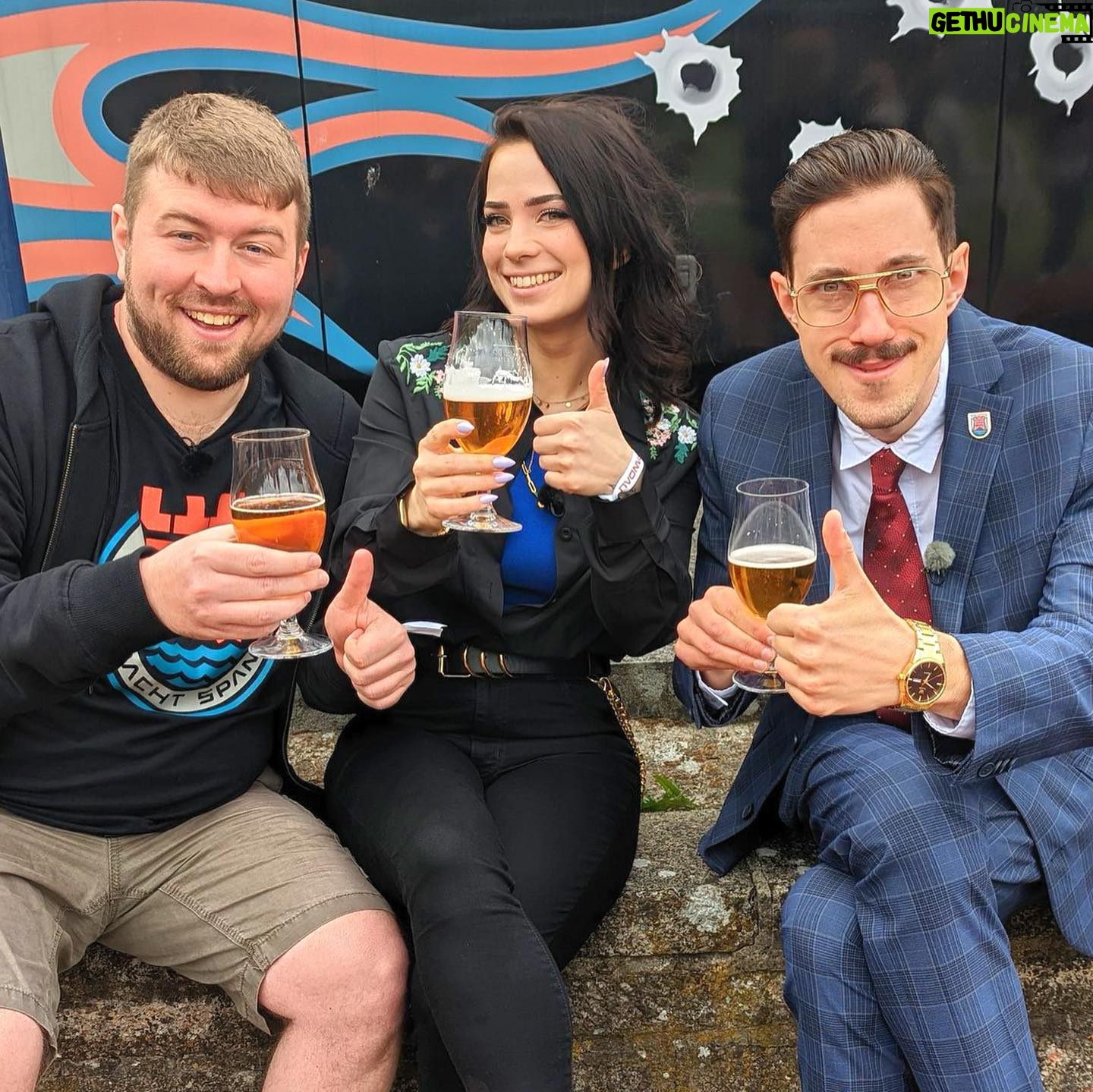 Nastassja Strobel - 8.3K Likes - Holy Moly - muss das von gestern erstmal verarbeiten. Eintracht Spandau Sommerfest 2023 - was war da alles los?! Trinke jetzt, während ich das poste meinen zweiten Kaffee und werde jetzt in meiner Story mal ein paar Momente von gestern posten. Danke an alle die dabei waren, rumgekommen sind, geredet, unterstützt, getanzt, gesungen und gelacht haben ♥️ und Crazy einfach, wie das EINS Team zusammenhält und einfach n Sommerfest veranstaltet hat WTF - was sind wir denn bitte für 1 Team?!? @einspandau - Liebs so sehr und jetzt hole ich mir mal den dritten Kaffee