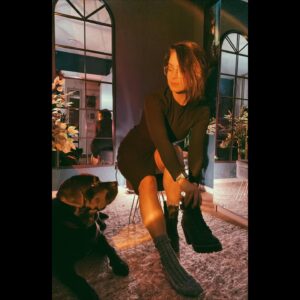 Nastassja Strobel Instagram - Habe Dean gesagt, dass es wahr ist: die beste Jahreszeit hat begonnen. Herbst! 
Hab das so beschlossen. 
Dean fand es gut. 
Jetzt steht es fest! 
🎶it’s the most wonderful time of the year🎶