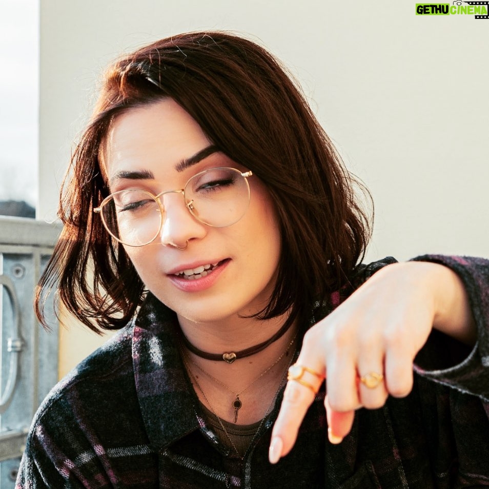 Nastassja Strobel - 7.6K Likes - Mein Montags-Gesicht:
Schönen Start in die Woche, Ma Peepz!
*krasses Gang Sign*
🤙
