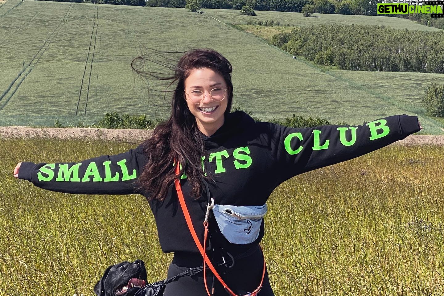 Nastassja Strobel - 7.5K Likes - Schönes Wetter ist schön.