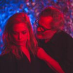 Natália Lage Instagram - Posted @withregram • @hotelberlim - DRAMATURGIAS // EP De Braços Abertos - Pessoal, a nossa série de TV DRAMATURGIAS irá estrear em março na @tvbrasil em data a ser confirmada. Estamos muito felizes com o resultado da série, que é composta por 13 episódios de 26 minutos, e deve ser exibida sempre às terças às 23h. Produzida pela Filmes com Saquê, DRAMATURGIAS recria trechos de peças clássicas do Teatro Brasileiro produzidas entre os anos 1940 e 1980. No elenco, 44 atores reinterpretam personagens clássicos da nossa dramaturgia. A série também traz entrevistas com encenadores, atores, dramaturgos, críticos e historiadores de teatro. Nas imagens acima, as fotos de still que a @denisepimenta_ fez do episódio “De Braços Abertos”. Em breve, mais detalhes sobre a estreia de DRAMATURGIAS! EP 11 DE BRAÇOS ABERTOS (texto) Maria Adelaide Amaral (elenco) @leonardomedeiros (Sérgio) @natalialage78 (Luísa) (equipe) Direção & Roteiro: Rodrigo Grota Assistente de Direção & Pesquisa: Roberta Takamatsu Produção Executiva: @peraroguilherme Direção de Fotografia: @lucas.barbi Direção de Arte: @monicadelfino.art Direção de Produção: @gabihusein Figurinos: @bab_doria Maquiagem: @dairaadelaide Som Direto: giovaninori1 Gaffer: @luiz_rossijr 1o Assistente de Fotografia: @guigmortean Montador, Continuísta, Logger & Finalização: @joaovitormoreno123 Assistente de Gaffer: @camilalcantaram 1o Assistente de Arte: victor.laffranchi Cenotécnico: @luizeduardopsls Assistente de Cenoténico: @pretinha.ca 2a Assistente de Arte: @luanazaia_ Assistente de Som Direto: @juu.gabriela 1a Assistente de Produção: mariavitoriaticiani 2o Assistente de Fotografia: @zerofotografo 2a Assistente de Produção: @thaipereira27 3a Assistente de Arte: @sofiabrunetto Coordenação de Pós Produção: Caio Cesaro Vinheta de Abertura, Lettering & Cartaz: @guilhermegerais Pós de Som: @felipyandrade, @caio.h.freitas, @otaviosantosfilm Pós de Imagem: @brunobaltarejo Acessibilidade: @visual.libras #dramaturgias #filmescomsaquê #teatrobrasileiro #londrina #debraçosabertos #mariaadelaideamaral #tvspublicas #tvbrasil #dramatugiabrasileira #rodrigogrota #natalialage #leonardomedeiros #fsatvspublicas #still