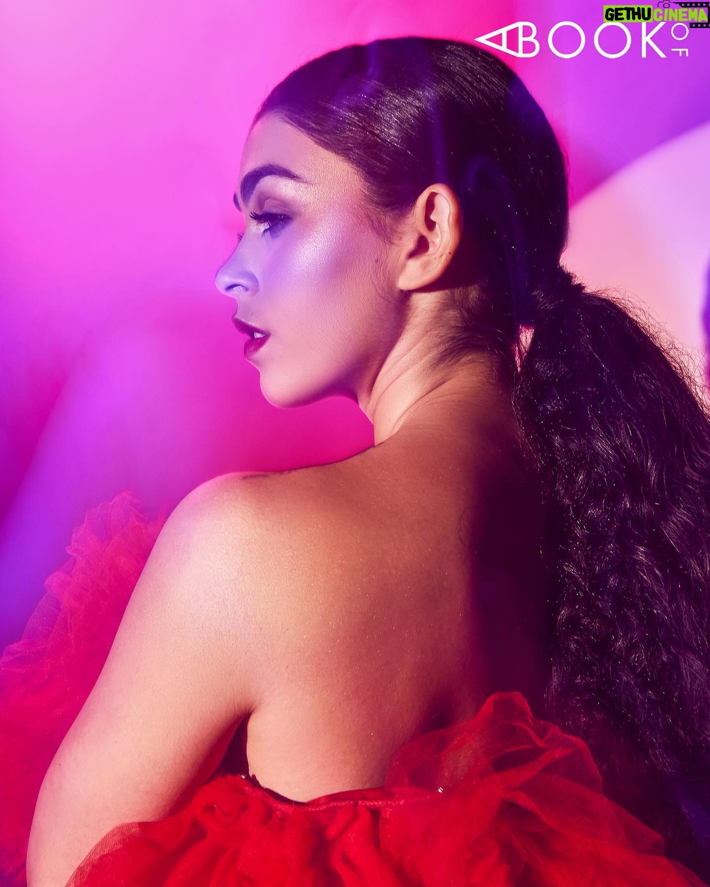 Natacha Karam Instagram - The talent Involved in creating these images- Wow- lucky me! 🤩 Thank you @abookof ❤️❤️ This shoot is my favourite shoot to date 🥰🥰 Follow link in my bio for the full interview 🙏🏼 💄: @tracewatkins 💇🏻♀️: @tildebymatilde 👗: @devonnuszer @blu___jeans 📸: @graphicsmetropolis Production : @louielouie16 @abookof