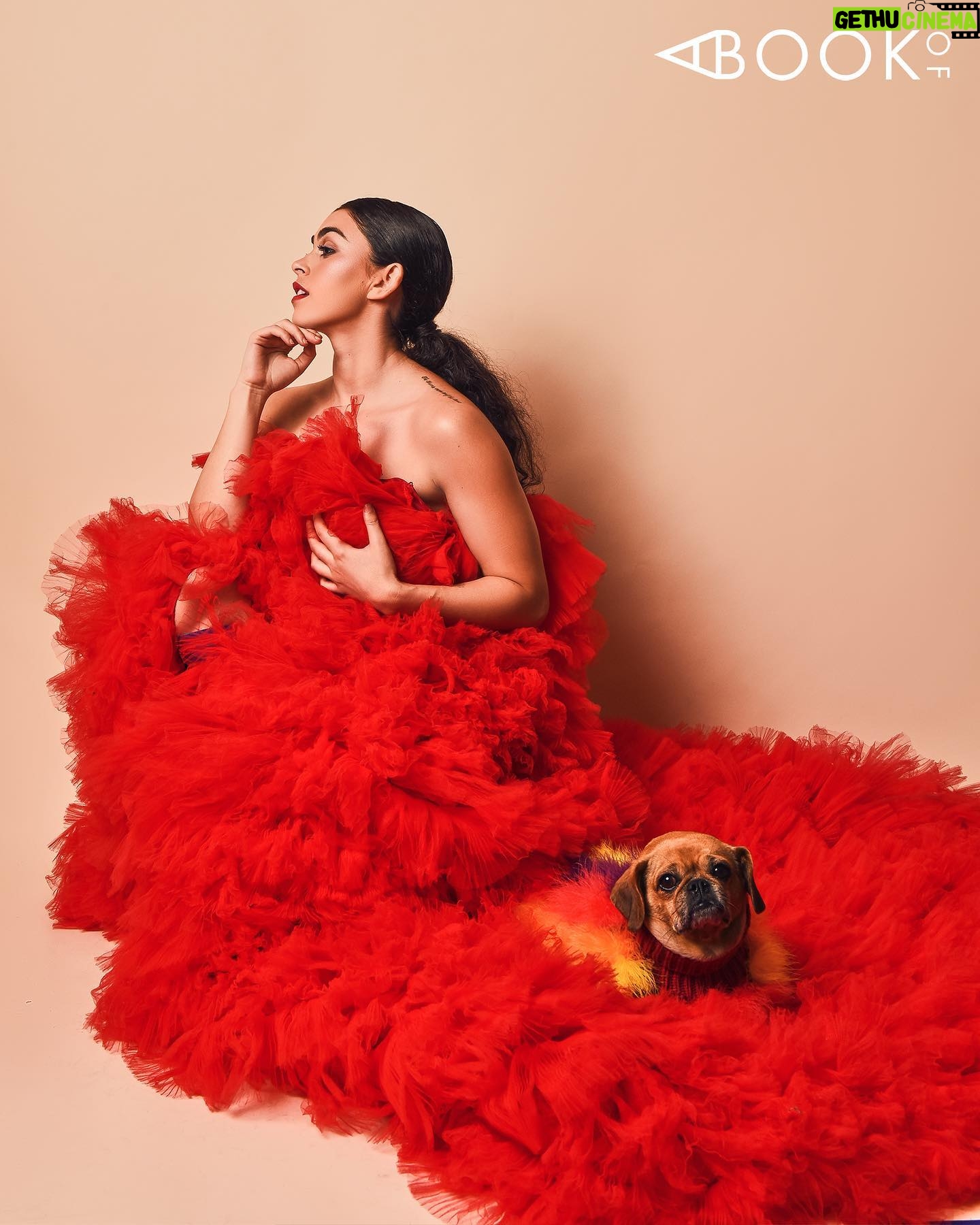 Natacha Karam Instagram - The talent Involved in creating these images- Wow- lucky me! 🤩 Thank you @abookof ❤️❤️ This shoot is my favourite shoot to date 🥰🥰 Follow link in my bio for the full interview 🙏🏼 💄: @tracewatkins 💇🏻♀️: @tildebymatilde 👗: @devonnuszer @blu___jeans 📸: @graphicsmetropolis Production : @louielouie16 @abookof