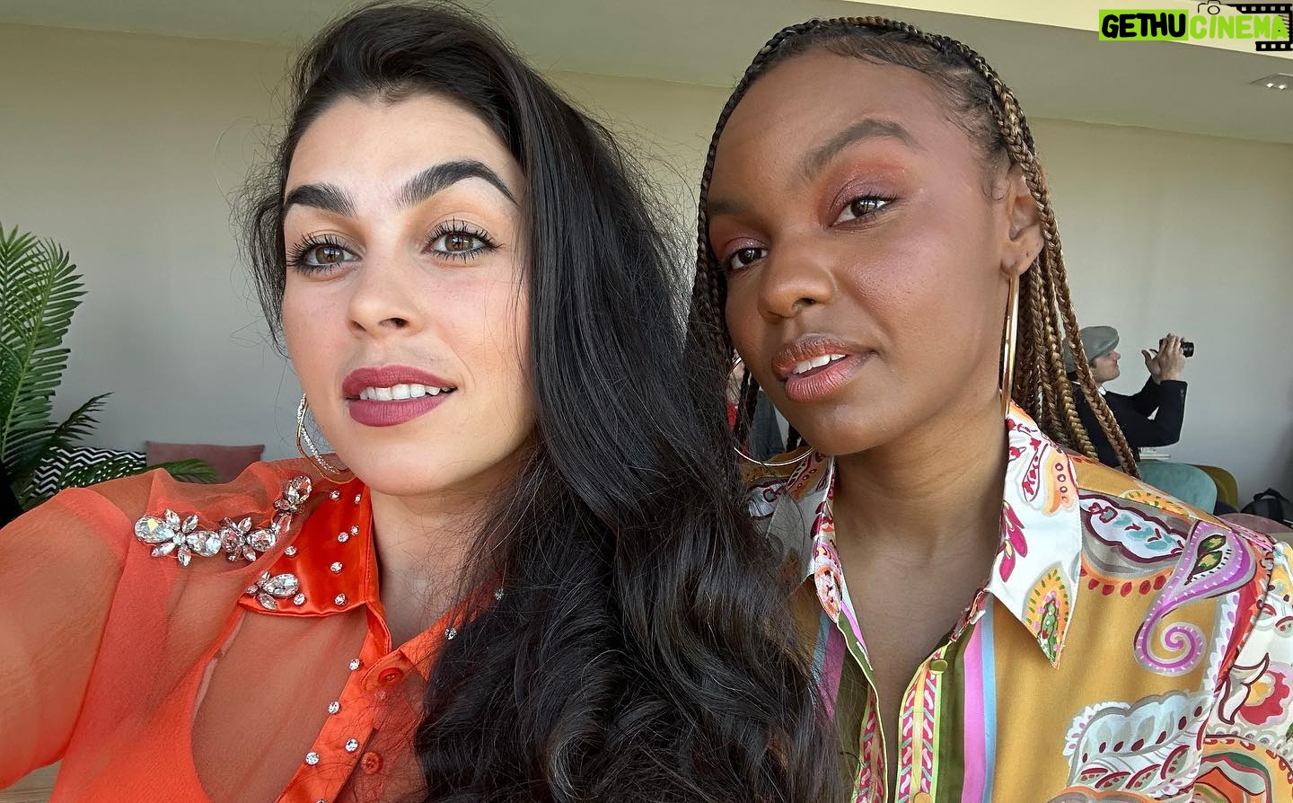 Natacha Karam Instagram - @dreamitcon part 2 π Look at all your gorgeous faces! So full of gratitude for the fandom and the convention. Consider this a mini Announcement because i have no details yet butttttt i am taking part in a virtual Zoom convention on June 18th! More details about tickets etc as soon as I have them but save the date- itβs right around the corner π€© Lots of love to you all π§‘ππ§‘π