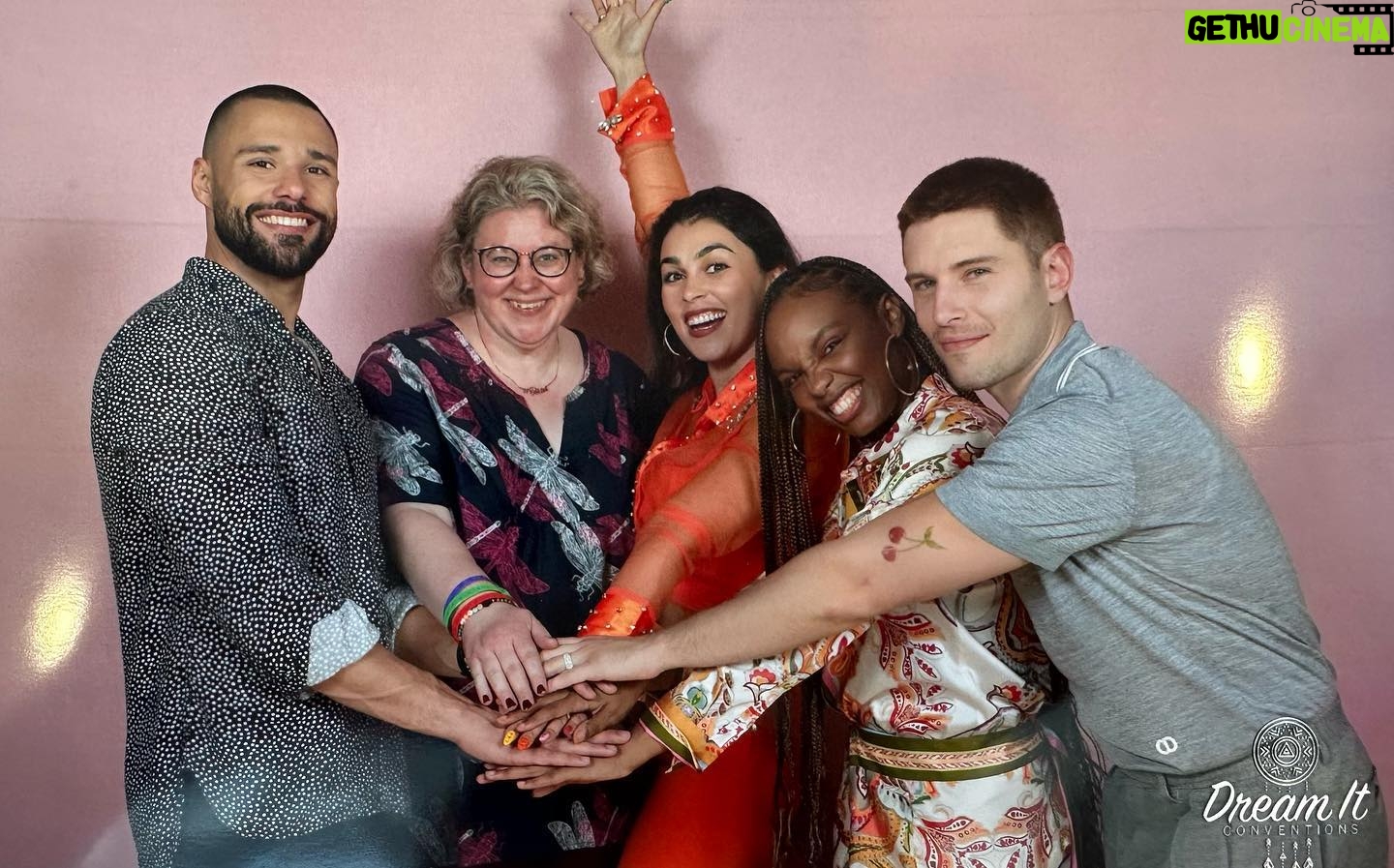 Natacha Karam Instagram - @dreamitcon part 2 😍 Look at all your gorgeous faces! So full of gratitude for the fandom and the convention. Consider this a mini Announcement because i have no details yet butttttt i am taking part in a virtual Zoom convention on June 18th! More details about tickets etc as soon as I have them but save the date- it’s right around the corner 🤩 Lots of love to you all 🧡💕🧡💕