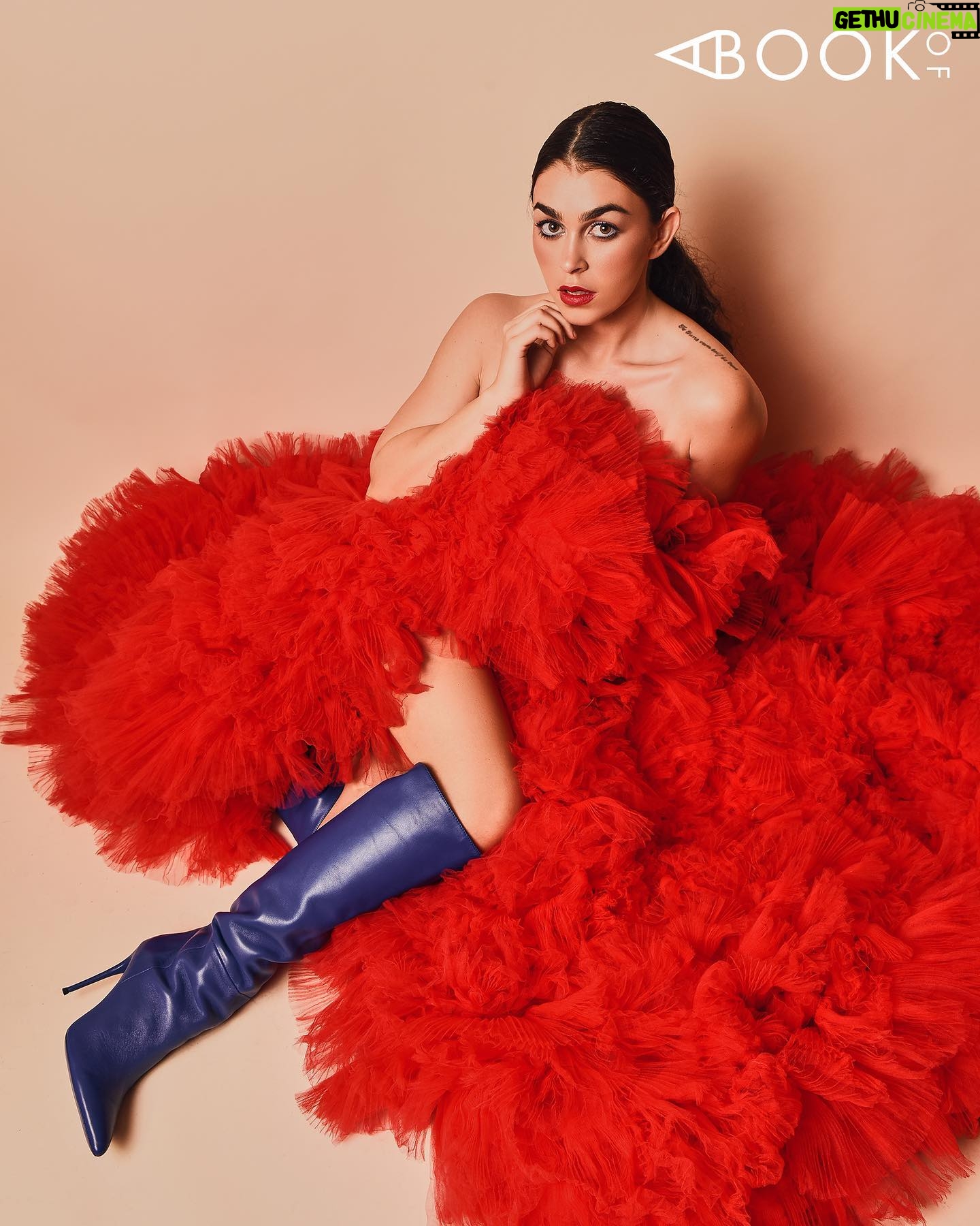 Natacha Karam Instagram - The talent Involved in creating these images- Wow- lucky me! 🤩 Thank you @abookof ❤️❤️ This shoot is my favourite shoot to date 🥰🥰 Follow link in my bio for the full interview 🙏🏼 💄: @tracewatkins 💇🏻♀️: @tildebymatilde 👗: @devonnuszer @blu___jeans 📸: @graphicsmetropolis Production : @louielouie16 @abookof