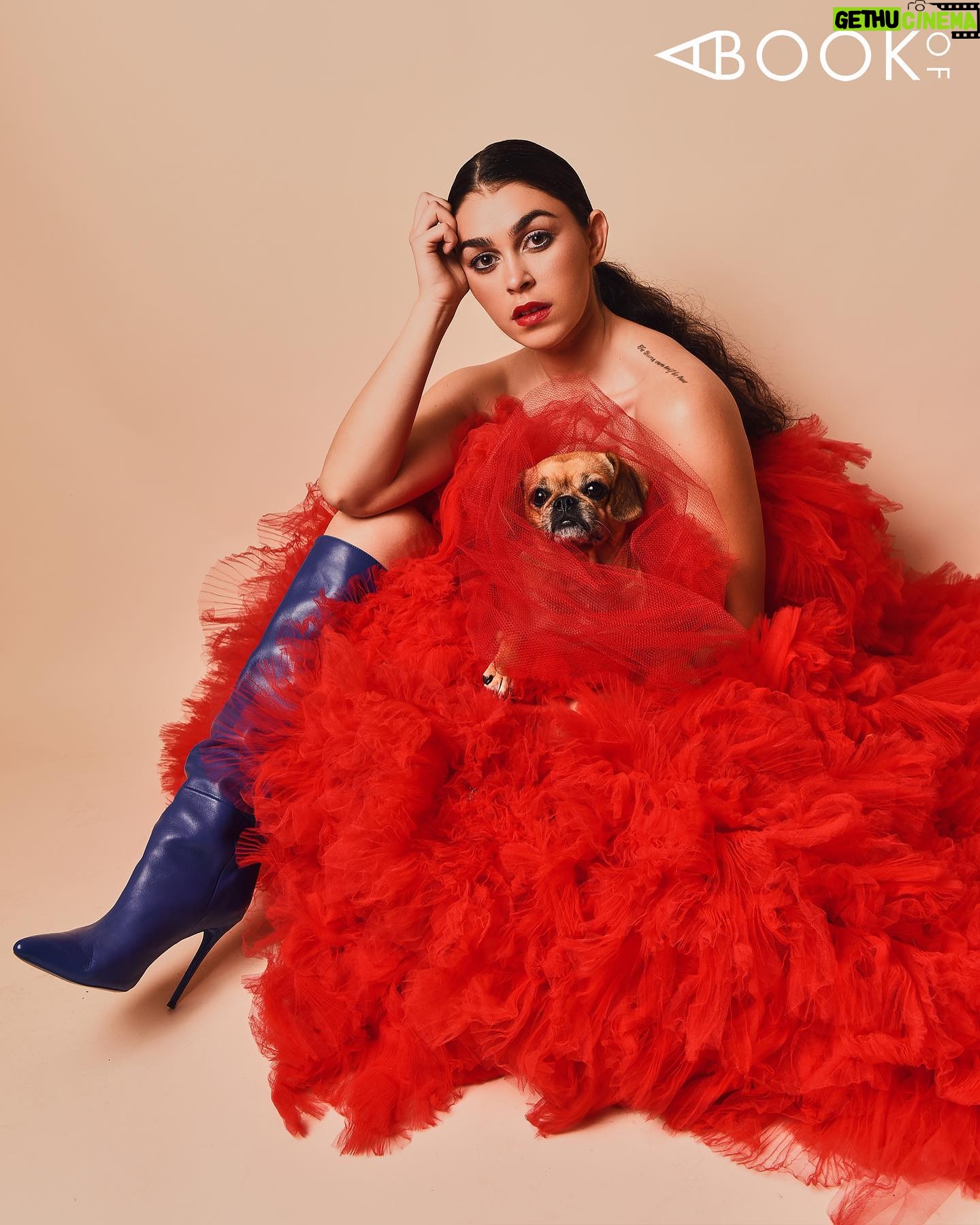 Natacha Karam Instagram - The talent Involved in creating these images- Wow- lucky me! 🤩 Thank you @abookof ❤️❤️ This shoot is my favourite shoot to date 🥰🥰 Follow link in my bio for the full interview 🙏🏼 💄: @tracewatkins 💇🏻♀️: @tildebymatilde 👗: @devonnuszer @blu___jeans 📸: @graphicsmetropolis Production : @louielouie16 @abookof