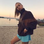 Natali Yura Instagram - Don’t be fooled, it’s freezing cold here
