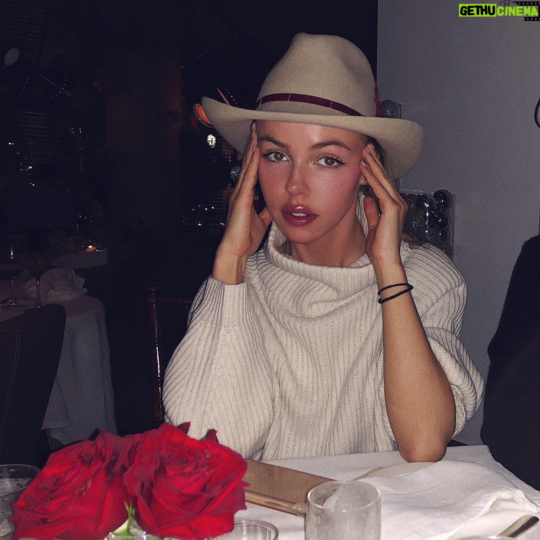 Natali Yura Instagram - After I bought my first hat 🤗