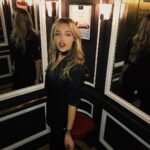 Natali Yura Instagram - My elevator selfie