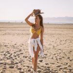 Natali Yura Instagram - Casual #Sunday walk