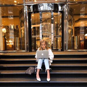 Natali Yura Instagram - In the office.