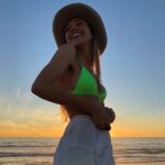 Natali Yura Instagram - Hello friend @yanakalina swimsuit: @nineo_swimwear ☘️
