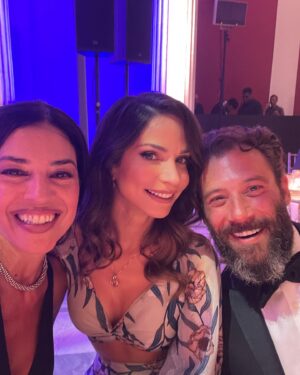 Natalia Dragoumi Instagram - 2023 international Emmy awards.
@iemmys 
Γιατί και ο κινηματογράφος κινδυνεύει να γίνει είδος υπό εξαφάνιση…
@stam_tsimtsili 
@katerina_geronikolou 
@mimi_denissi 
@antinoosalmpanis @toniasotiropoulou @olgamalea 
@nathanielbrendel @nathbrendel 
#cinema #emmyawards @nova_greece