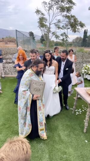 Natalia Dragoumi Instagram - Επειδή ευτυχώς σ’ αυτή τη ζωή υπάρχουν και χαρές….
Να μας ζήσουν τα παιδιά!!!
@evagelia_siriopoulou_official και @stratos_ptz 
Άξιοι οι κουμπάροι: @smaragda_karidi_official 
@atheridis_thodoris_official 
@michalis_marinos_official 
Γιωργος Σκληρός
@photoboothme_ 
@48ores 
@elenaskoula 
Thanks @rovena.el @lumiere_de__cheveux για το χτένισμα!💋