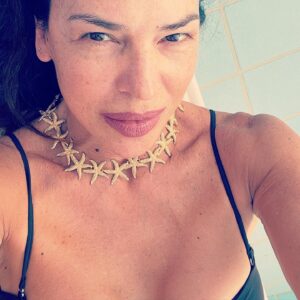 Natalia Dragoumi Instagram - Κοίτα τα πράγματα κατάματα.. face things 
#nomakeupselfie #onlylipstick 
Caroline Svedbom 

@glance_designersroom @carolinesvedbom 
@__actandreact__ 
#power #powerful  #natural