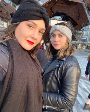 Natalia Guerrero Instagram - La boca más roja de la historia. No lo vuelvo a hacer! 
Te quiero lali! Amo tus invitaciones de viajes express! @marilaugh