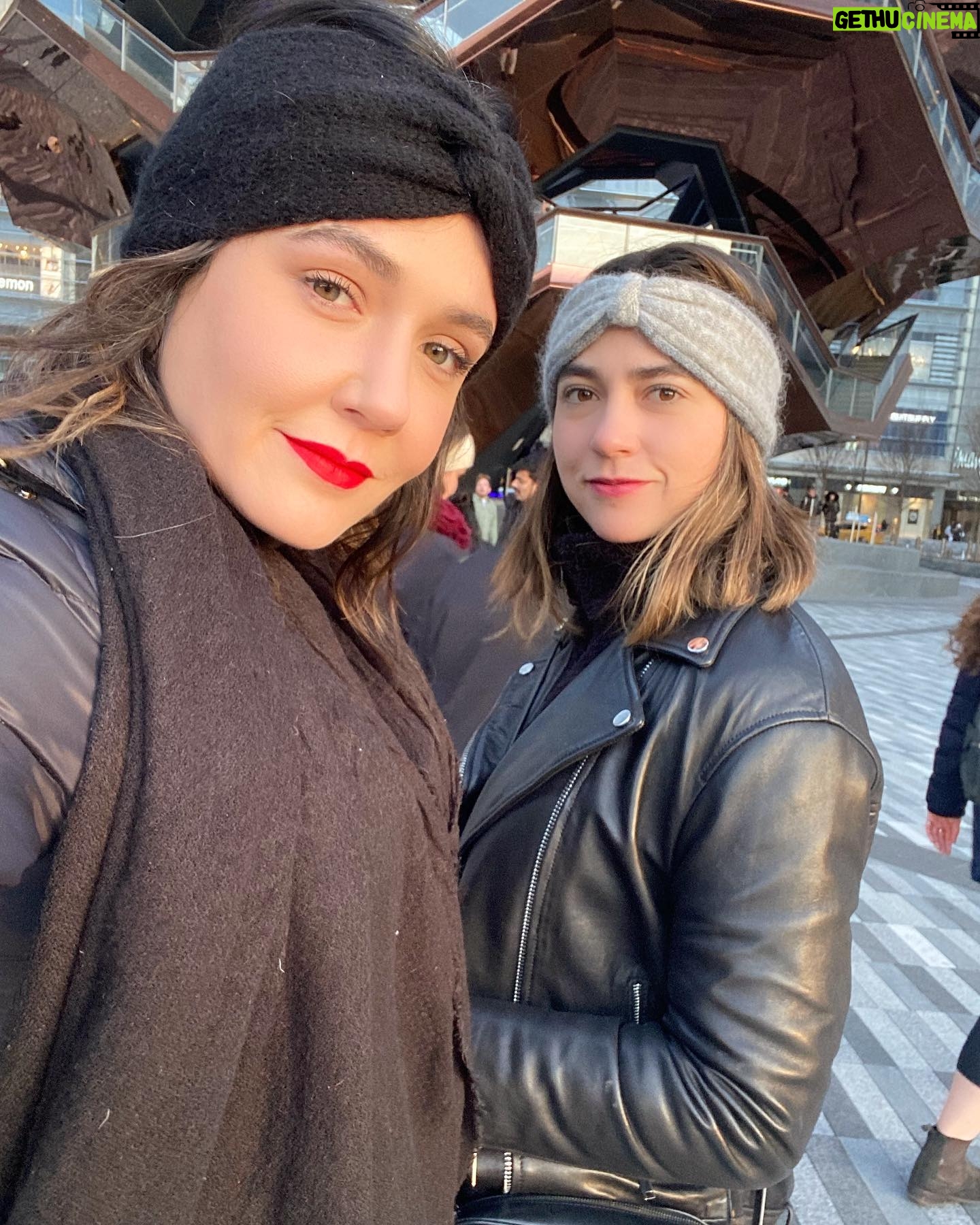 Natalia Guerrero - 1.4K Likes - La boca más roja de la historia. No lo vuelvo a hacer!
Te quiero lali! Amo tus invitaciones de viajes express! @marilaugh