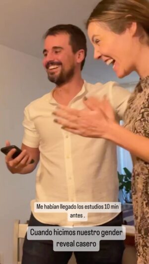 Natalia Guerrero Instagram - Elisa llegó a completar mi sueño. Mis dos niñas.
Si quieren ver y entender toda la historia vean mis stories.