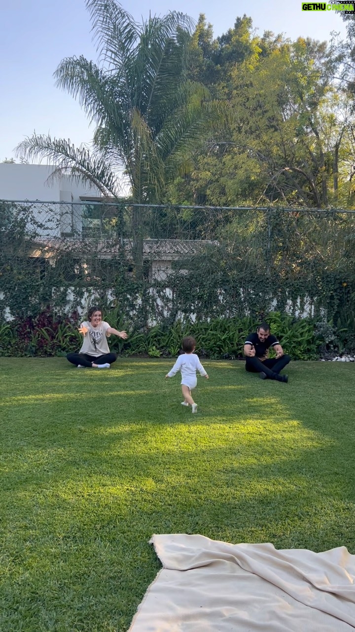 Natalia Guerrero - 6.5K Likes - Cuando crees que la inversión de 1 año de lactancia materna iba rendir frutos con un apego indestructible entre mamá e hija.