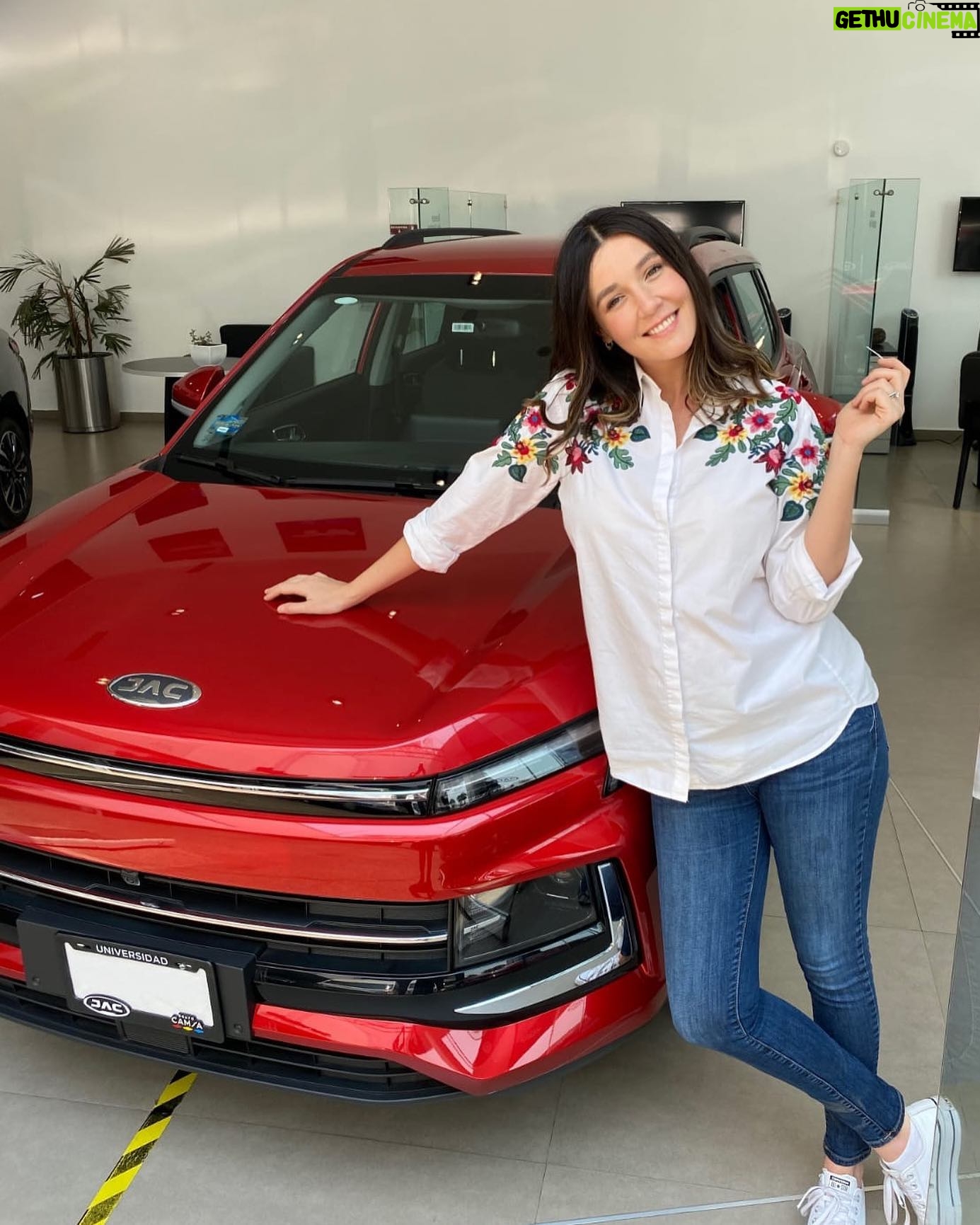 Natalia Guerrero - 1.8K Likes - Vine a conocer la marca de autos @jacmexico y resulta que me enteré que están regalando una camioneta eléctrica que puede ser tuya por solo $500 pesos y que todo lo recaudado será donado a una asociación civil en pro del medio ambiente.
#ReforestamosMéxicoConJAC #GánateUnJAC #JACMX