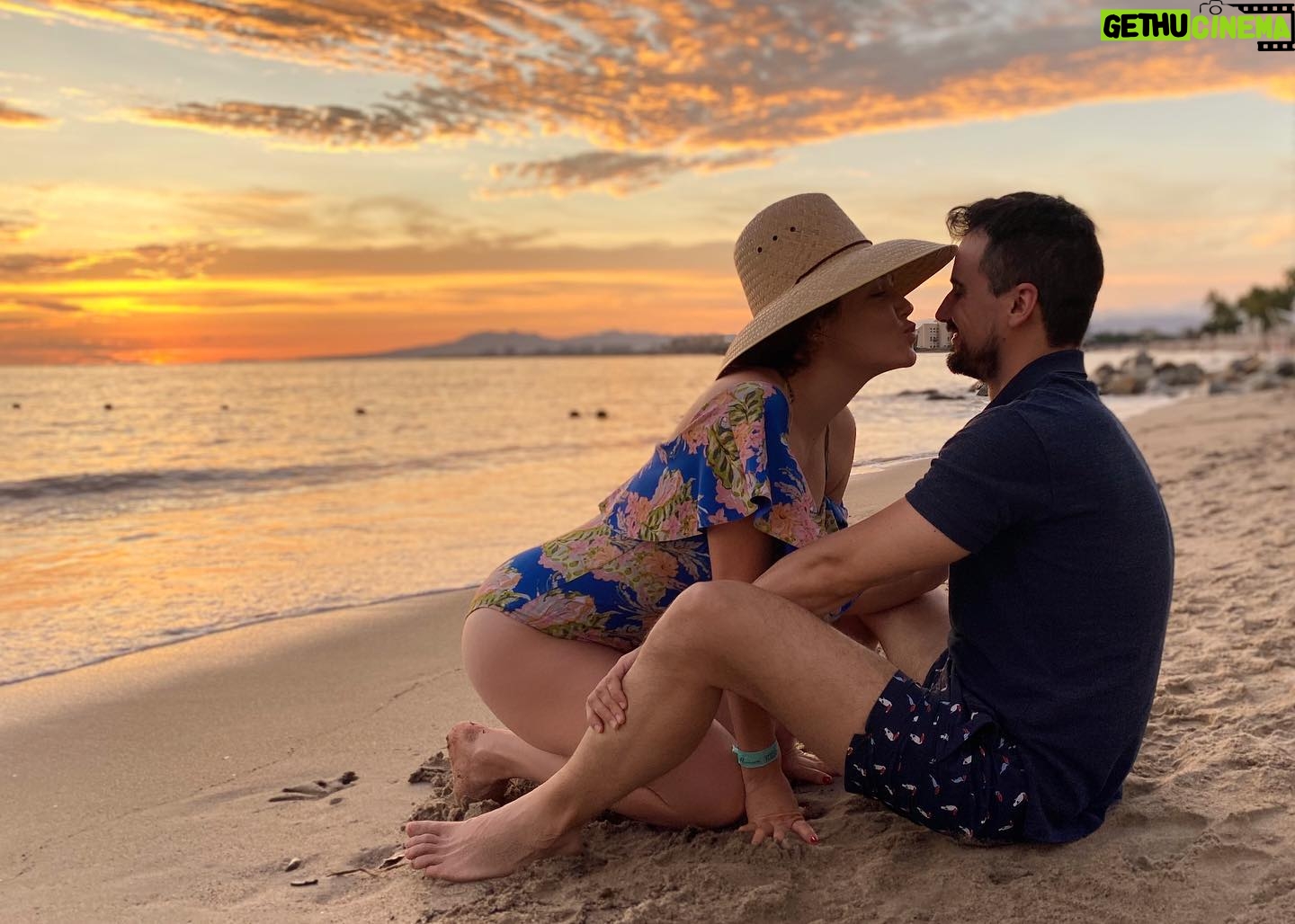 Natalia Guerrero - 2.5K Likes - Los mejores atardeceres son en Vallarta. Confirmen. ❤️❤️