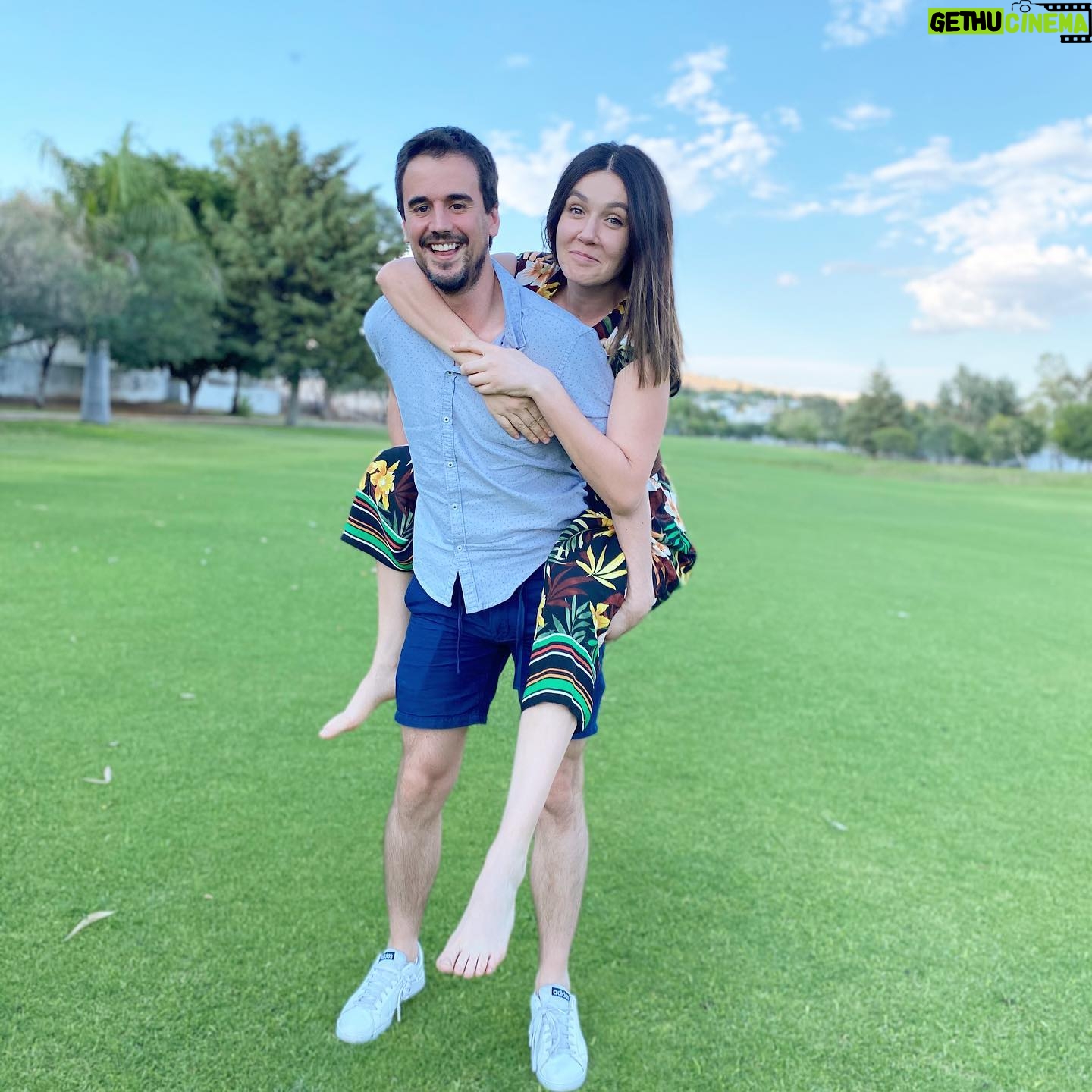 Natalia Guerrero - 3.2K Likes - Ni aguanta nada.
Mido 1.80 calcúlenle cuánto peso en kilos exactamente hoy en día! Al que le atiné le doy un premio sorpresa. Hagan sus cálculos, soy engañosa. Mañana subo una historia con la prueba en la báscula .