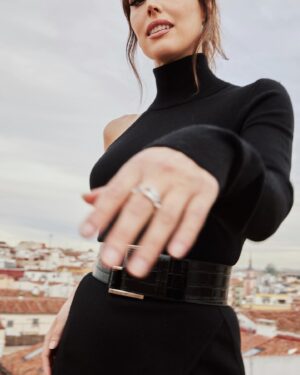 Natalia de Molina Instagram - Legally brunette 

📸 x @salvamuste 
@rebecatfigueroa x @givenchybeauty 
@_freddyalonso x @michaelkors 
@quiquesanchez x @espacioq 
Premio @somos_aisge Actúa 2022