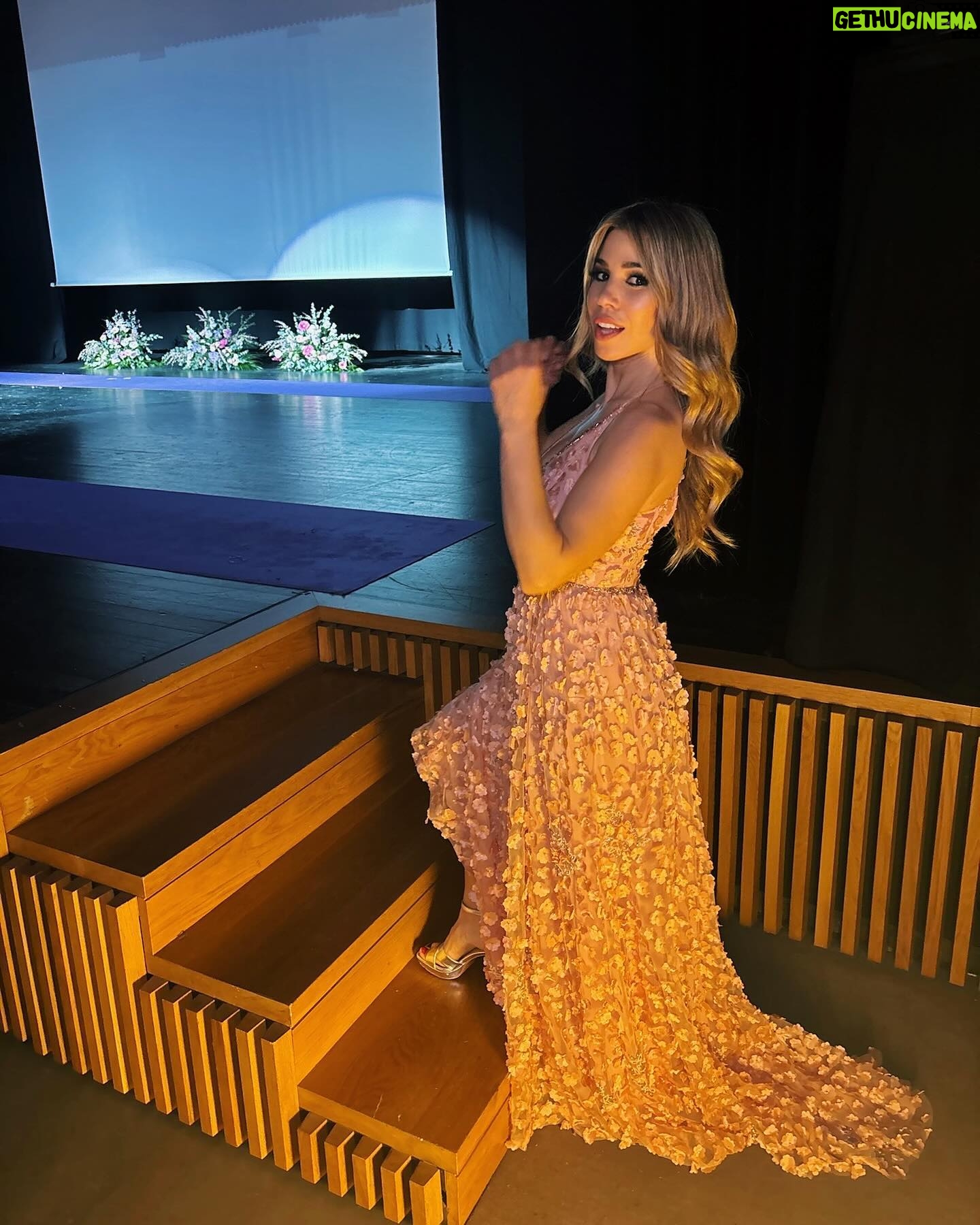 Natalia Instagram - un placer haber sido invitada de honor en la gala de @better_life_ibiza apoyando la lucha contra el cáncer 🩷 - vestido: @virginiavald