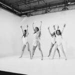 Natalia Instagram - pero me pierdo por las noches en la ciudad 🔗✨ #NADIEMÁS os dejo fotitos de making off del videoclip! gracias a todo por todos vuestros comentarios tan bonitos 🙏🏽 @sibuya_es @termixoficial @vieralartists @universalspain @carlosalmazaan @beltrandryhouse @vieralcom @christian_acedo_estilista @raulphoto @nayasalanto @noelia.gobea @andreamarinpozo @ginadanielaaldana @moniiica_20 @studiofcolombia @virginiavald @ameibiza @publivalworkwear @extensionmania @fabrikmadrid