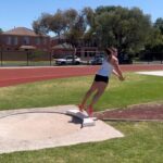 Natalia Ducó Instagram - Día 1 en 📍 Melbourne, Australia 🇦🇺 Este jueves 15 compito en World Athletics Continental Tour Bronze Meet, competencia categoría C de la @worldathletics x @athleticsaustralia Con el mejor TEAM! @cataduco y mi amado LU! Todo esto gracias a @fundacionteapoyamos @andronicoluksicc @underarmour.cl @clinicameds