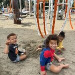 Natalia Ducó Instagram - Conmemoración del día internacional de la mujer con una de las mujeres que más admiro. #InternationalWomanDay 💜 DAME VALERIE ADAMS @valerieadams84 Mamá de 2 hermosos niños de 5 y 6 años! Volvió a competir después de ambos embarazos. Líder y activista en diferentes causas. 2x Campeona Olímpica 🥇🥇 1x Subcampeona Olímpica 🥈 4x Campeona Mundial 🥇🥇🥇🥇 4x Campeona Mundial Indoor 🥇🥇🥇🥇 3x Campeona Juegos de la Commonwealth 🥇🥇🥇🥇 2x Campeona Copa Continental de la IAAF 🥇🥇 Thanks @valerieadams84 for such a nice, powerful and inspirational conversation. Inspiración, ejemplo, mamá, líder, entrenadora, mujer, poderosa, potente, fuerte, resiliente. Mucho que aprender de ella. Pronto en Chile 🇨🇱