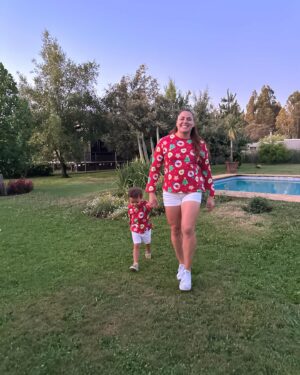 Natalia Ducó Instagram - 🎄 FELIZ NAVIDAD 🎄 a toda mi querida comunidad que día a día me acompañan!

Los mejores deseos para ustedes. ❤️