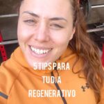 Natalia Ducó Instagram - 5️⃣ TIPS para tu día REGENERATIVO ♾️🚀🫶🏼 junto a @larocheposay Hay días de descanso, generalmente son los domingo, y días regenerativos. Esos días hay entrenamientos y actividades dirigidas a regenerar y recuperar desde la actividad. Versus los de descanso, que busca recuperar desde el descanso, la NO actividad. Lo que primero hay que saber es que AMBOS son necesarios. Acá te doy 5️⃣ opciones de acciones que puedes incluir en tu día regenerativo 👇🏼👇🏼👇🏼 1️⃣ CARDIO ZONA 2 2️⃣ VIBRACIÓN 📳 3️⃣ HIDROMASAJE 🚿 4️⃣ VAPOR 💨 5️⃣ REGENERAR TU PIEL 💙 con Lipikar BAUME AP M Qué es? Es un Bálsamo hidratante anti-rascado y anti-recaída para pieles con dermatitis atópica, eczema y propensa a alergias con sequedad extrema. BENEFICIOS COMPROBADOS✔️ ⚡️CALMA Alivia inmediatamente la piel y reduce la comezón ⚡️REBALANCEA Eficacia anti-rascado, anti-recaída y rebalancea el microbioma de la piel. Porque tiene AQUA POSAE FILIFORMIS: Exclusivo complejo activo para reequilibrar el microbioma de la piel: el ecosistema vivo e invisible de la piel 🫶🏼💙 ⚡️APTO TODOS Incluso para pacientes bajo tratamiento oncológico #LRPPartners #LaRochePosay #Publicidad Si quieres más información sobre alguno de los tips o consejos, no dudes en preguntar en los comentarios. Comparte con tu amig@ y etiquetal@ para que se entere de estos TIPS! Los leo 🫶🏼👇🏼💙