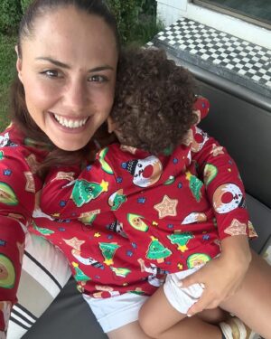 Natalia Ducó Instagram - 🎄 FELIZ NAVIDAD 🎄 a toda mi querida comunidad que día a día me acompañan!

Los mejores deseos para ustedes. ❤️