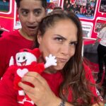 Natalia Ducó Instagram - TELETON 2023 ❤️ Mesa Digital @teleton_chile ❤️ Puro amor por nuestros niños! A donar y llegar a la meta!