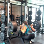 Natalia Ducó Instagram - Entrena tu fuerza de VOLUNTAD. Es el motor de tu alma, y el ejecutor de mis objetivos. La fuerza, cuando es solo física, construye músculos, la voluntad es la realizadora de todo lo que te propongas. A través del entrenamiento físico es una buena manera de entrenar tu mente. Una vez desbloqueada esa fuerza de voluntad inquebrantable, nadie te detiene. Le doy gracias a lo DIVINO dentro de mí, Por mi alma inquebrantable. Comparte y comenta! 👇🏼👇🏼👇🏼 ⚡️🚀🧠❤️ TEAM @underarmour.cl