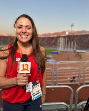 Natalia Ducó Instagram - GRACIAS @santiago2023oficial por tanto! 

Gracias Chile por vivir la pasión por el deporte! 

Gracias mamás por el apoyo, la empatía y la comprensión. Somos todas y estamos juntas en la crianza de nuestros niños!

Viví estos juegos con muchos roles. Cómo parte del @teamchile_coch pero también como comentarista deportiva de @canal13cl en @deportes13cl ! Mucho aprendizaje, tremendo equipo y mucho apoyo! Feliz de poder aportar un granito de arena al deporte de muchas veredas! 

Y a mis compañeros, 79 medallas de orgullo 🥇🥈🥉 pero son más de 600 historias de superación y entrega de una vida por es deporte. A todos, felicitaciones!

Foto 1 @jaimesalazarfotos 🫰🏼❤️