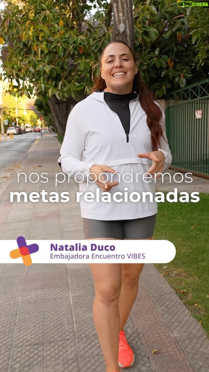 Natalia Ducó Instagram - ¿Cerrando el año? Hazlo con todo e inicia uno nuevo grandes metas para ti. Con @encuentro.vibes nos dimos la tarea de invitarte a realizar un ejercicio de reflexión de tu bienestar y salud mental, que será muy útil para fijar nuevas metas de cara al próximo año 🤗 ¿Cómo puedes materializar las metas? 😜 🏊♀️ Revisa tus rutinas y hábitos. ✍ Escribe todas tus ideas de mejora personal. ✅ Escoge tres metas alcanzables y colócolas en un lugar visible. Súmate a nuestra comunidad, y cuidemos nuestra salud emocional y mental. 📍 Centro Cultural Estación Mapocho