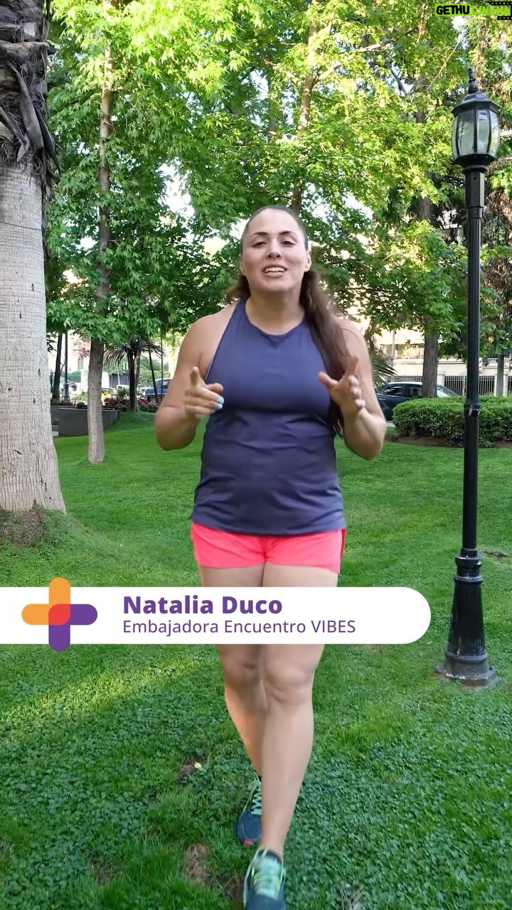 Natalia Ducó Instagram - ¿Se les ocurre otra razón? 🤭 Les comparto tres grandes razones por las que debes comenzar a ejercitarte, dado los grandes beneficios que tienen para tu salud mental💡 Junto a @encuentro.vibes somos fieles creyentes que la prevención es clave para un mejor porvenir personal, familiar y social, por lo que nosotros mismos somos los llamados a tomar acción 🏃♀️ 🏊♀️ ¿Aún no te convences? Acá te dejamos otras razones: ✅ Ralentiza el envejecimiento ✅ Mejora la capacidad de memoria ✅ Aumento de serotonina, que impacta en el descanso, regulación de apetito y en sentirnos mejor Estas y otras temáticas descubrirás en Encuentro VIBES❤️, un espacio dedicado al bienestar, cuidado y prevención de la salud. 📅 5, 6 y 7 de abril de 2024 📍 Centro Cultural Estación Mapocho ¡Los espero! 😉 . #salud #prevención #nutrición #saludmental #encuentroVIBES #bienestar #enfermedadescrónicas #ENT