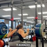 Natalia Ducó Instagram - RECORDATORIO‼️ Qué haces después de una victoria? ENTRENAS Que haces después de una derrota? SIGUES ENTRENANDO! Aprendes, sientes, incorporas, digieres. El denominador común: CONTINUAS. Incluso después del mayor logro de tu vida, la vida continúa, después del momento más doloroso. La vida continúa. Aprende a navegar en este ir y venir. Maneja este Flow, incorpora los ritmos. Con este aprendizaje, no hay nada que te detenga. SEGUIMOS! @underarmour.cl