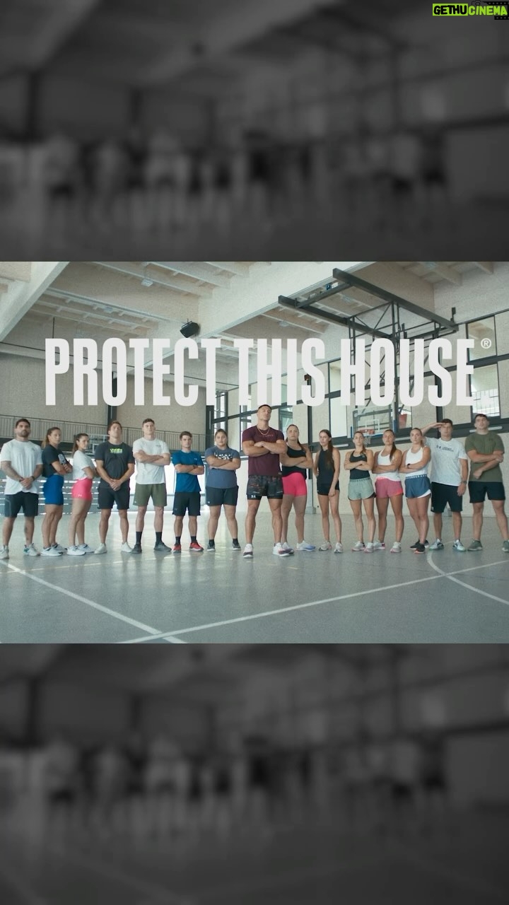 Natalia Ducó Instagram - Cuando llegas a tu límite, ¿Qué te motiva a seguir? Tu equipo💪 Luchas por los compañeros que están a tu lado en la cancha, por quienes te apoyan en las gradas. #ProtectThisHouse es más que un grito de guerra. Es la promesa de hacerlo todo por tu team, tu familia. ❤️🏠🔥