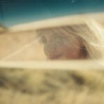 Natalia Ferviú Instagram - Aquí va un photo dump del videoclip. No lo supero. Ya quiero hacer otro 💉🙃. Una vez más: "GRACIAS, EQUIPO" 🤲❤. 🎶 #SeAcabóLaBroma #Carlangas Protagonizado por: @miriamgiovanelli @elotero_vigo Lorenzo Vico y @carlos.pereiro Dirección de Fotografía: @agomezde23 Dirección de Arte: @paulamarin Montaje y Ayudante de Dirección: @aibustamante Colorista: @litacolorista Muah: @sofia.camarenaa Ayudante de Cámara: @giovanni_locascio   Ayudante de Producción: @pablocolinasmartin 2° Ayudante de Producción: @santibestard Diseño de Créditos: @fayeandgina Discográfica: @ernierecords Distribuidora: @altafonte_spain Agradecimientos: @bimbaylola @levis_spain @magpievintageclothes @manemanestudio @mansconceptmenswear @unisa_shoes_and_accessories @pelonio @finallypress Escrito y dirigido por servidora. Y el estilismo, también 😉