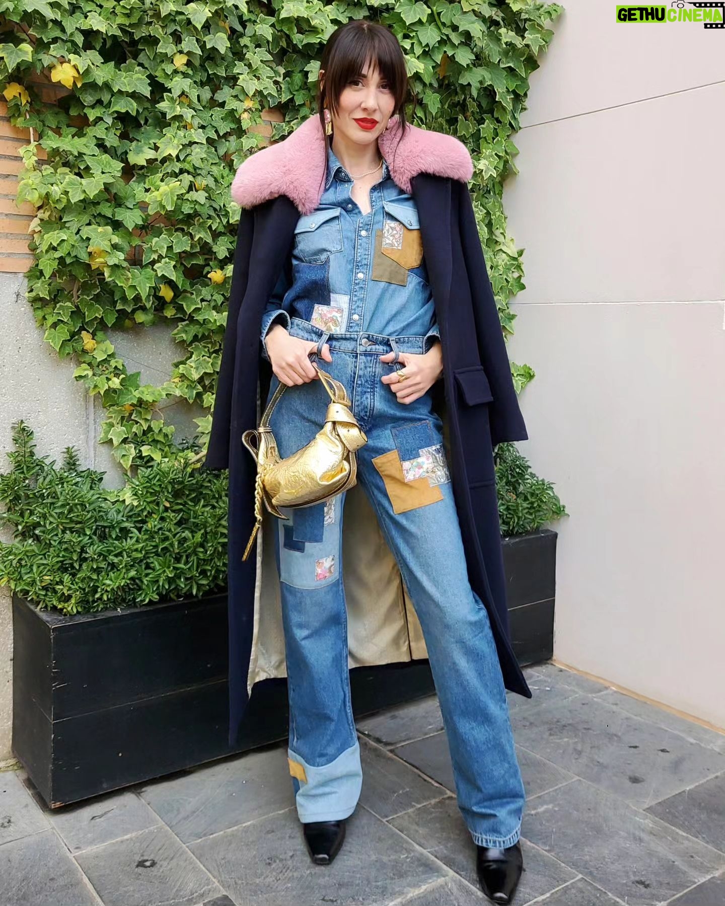 Natalia Ferviú Instagram - Ayer fui a @lasrozasvillage a inaugurar su Xmas Gastro Market, pero no me pude resistir y me hice antes estos looks 😜 ¿Cuál es vuestro favorito? #ad