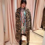 Natalia Ferviú Instagram - Ayer fui a @lasrozasvillage a inaugurar su Xmas Gastro Market, pero no me pude resistir y me hice antes estos looks 😜 ¿Cuál es vuestro favorito? #ad